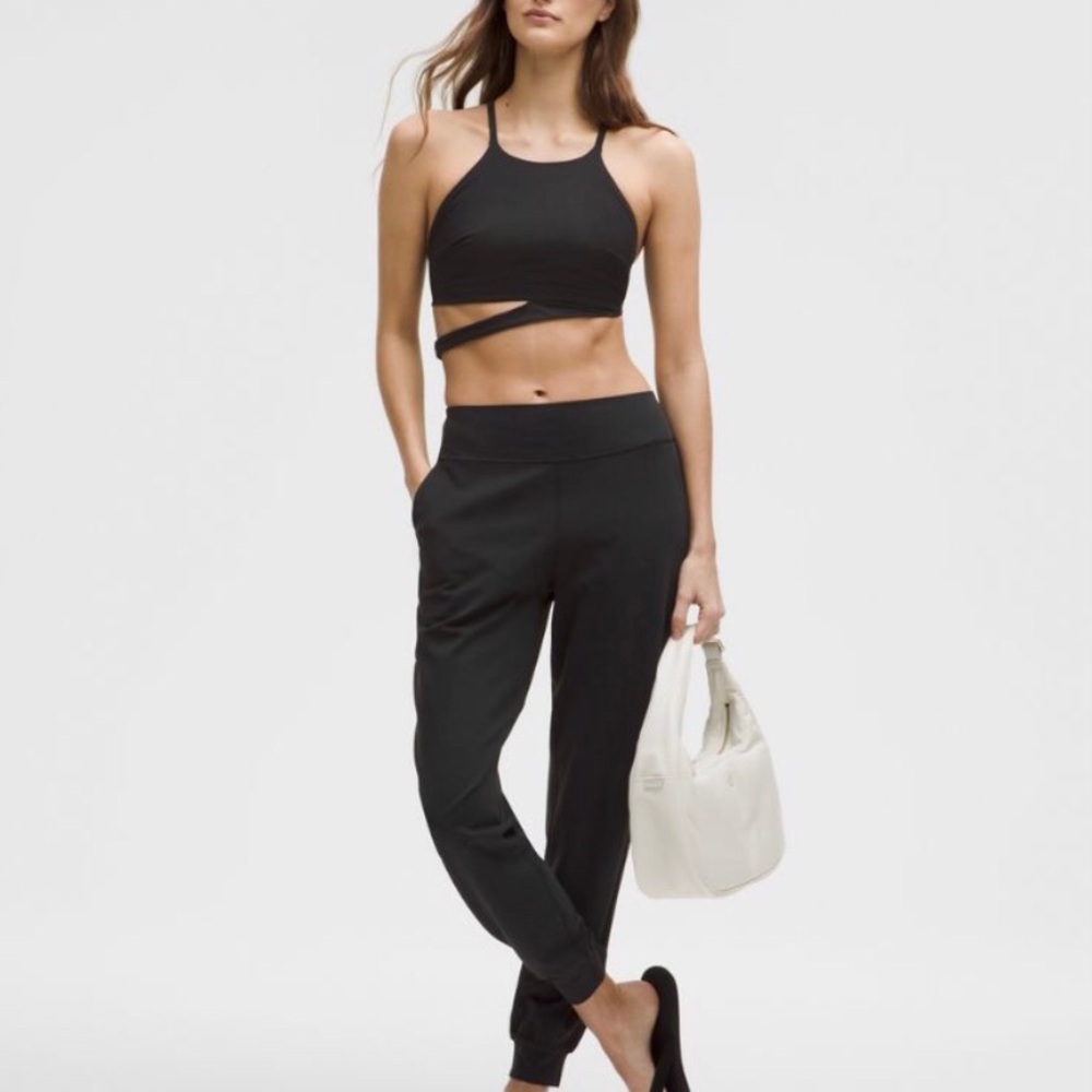 Sleek Black Women's Joggers Size 4